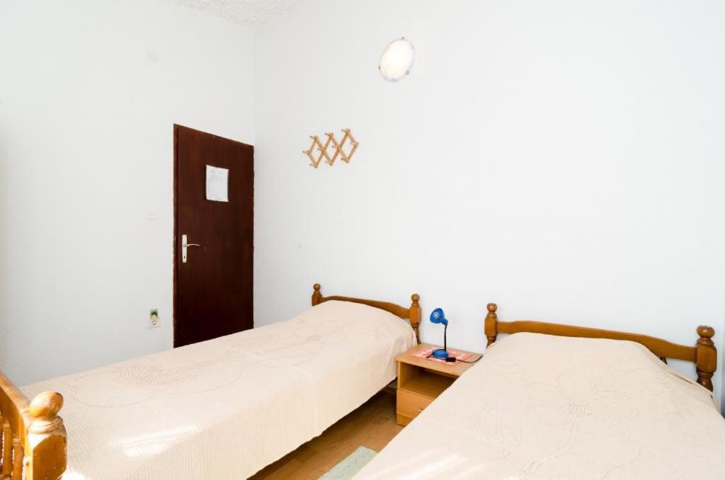 Holiday Home Jasminka Potomje Luaran gambar